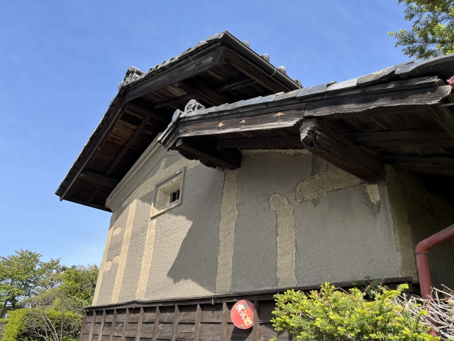 築40年以上の住宅は売却困難な理由は?売却せず放置するリスクと売却方法